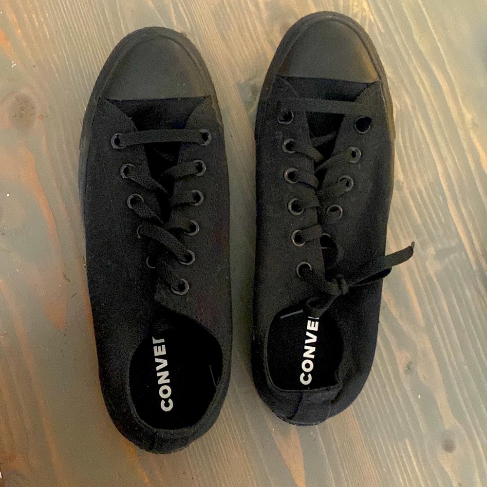 Black all star Converse never worn